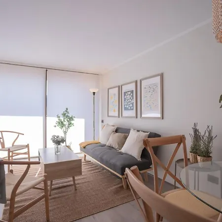 Relax in Elegance near Costanera Center Apartment